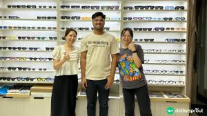 Sheershak Agarwal of IVORY and EBONY, an e-commerce side hustle that sells water repellant clothing and moissanite jewelry.